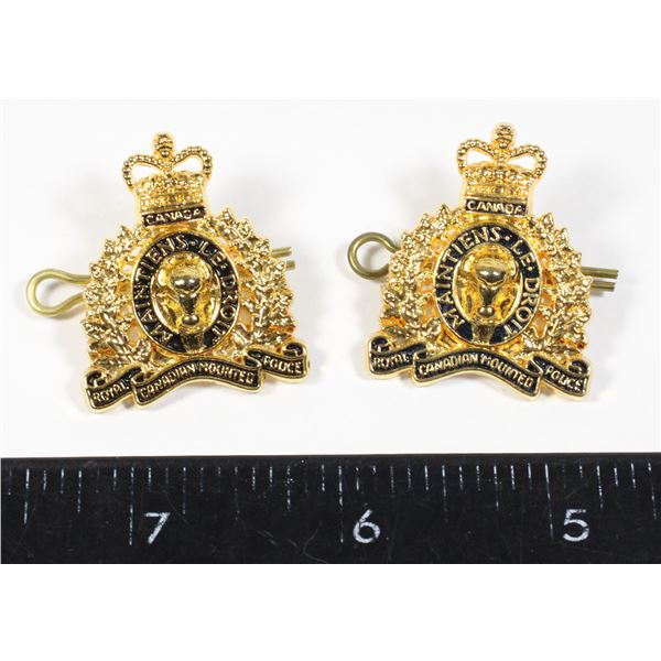 #571  1980'S RCMP Collar Badge Pair Variants Solid