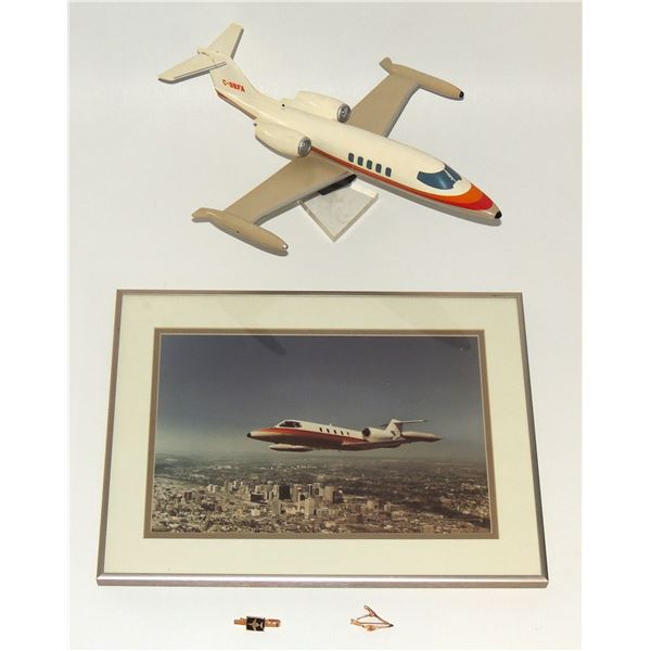 #902 Desk Model Learjet Model 35 Airplane C-GBFA
