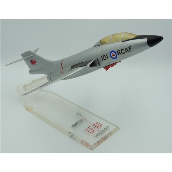 #903 Rare Desk Model CF-101 MdDonnell Voodoo RCAF