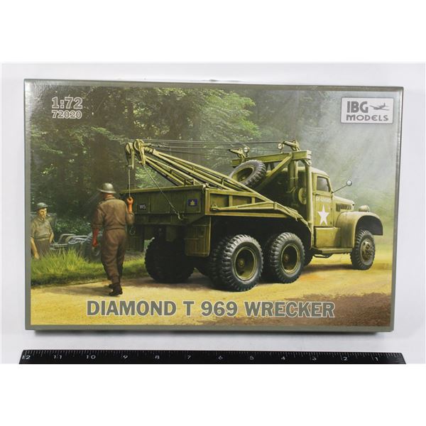 #1236 IBG 1:72 Model Kit Diamond T 969 Wrecker
