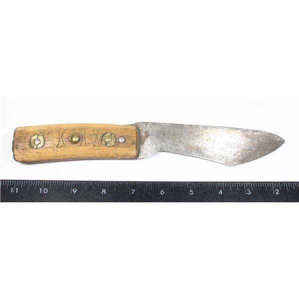 #1595 Antique Knife Warranted Superior