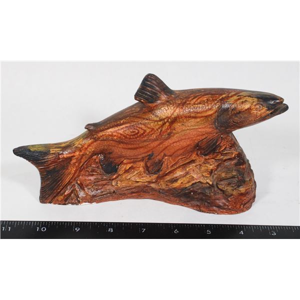 #1633 Hope B.C. Salmon Statue Décor