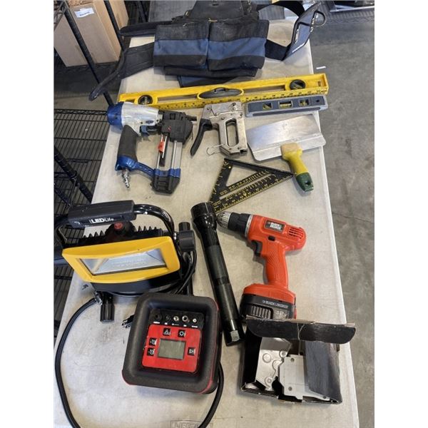 TRAY AND BAG OF ASSORTED TOOLS