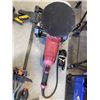 Image 2 : 7" POLISH SANDER AND BOX OF CLAMPS