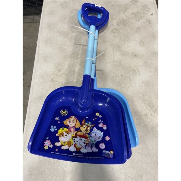 3 NEW PLASTIC SHOVELS
