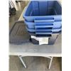 Image 1 : 4 RUBBERMAID TOTES WITH 3 LIDS