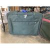 Image 2 : 2 LARGE VINTAGE SUITCASES