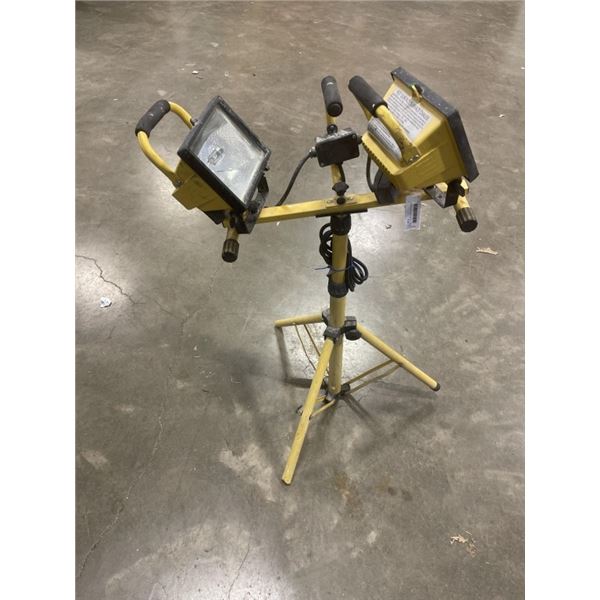 DOUBLE HALOGEN WORK LIGHT TRIPOD