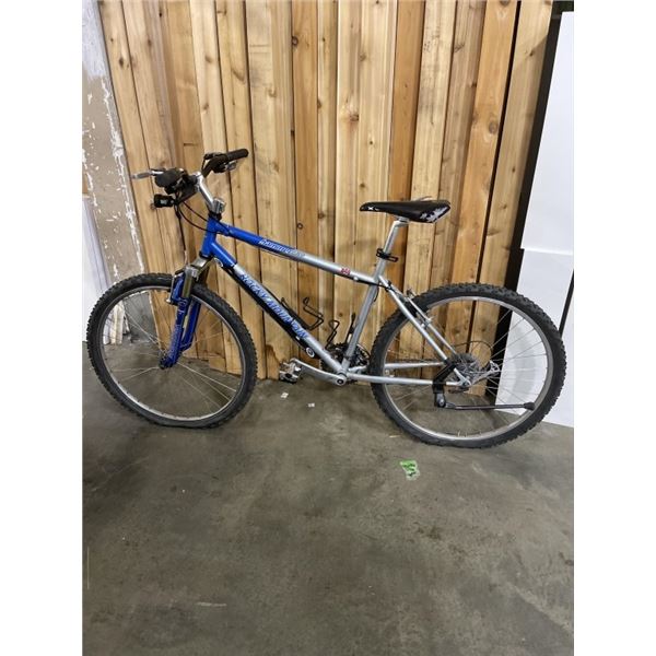 ROCKY MOUNTAIN HAMMER RACE MOUNTAIN BIKE