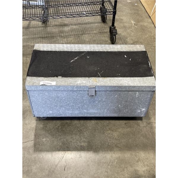 GALVANIZED ROLLING TRUNK