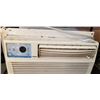 Image 2 : WINDOW AC UNIT 8200BTU - WORKING