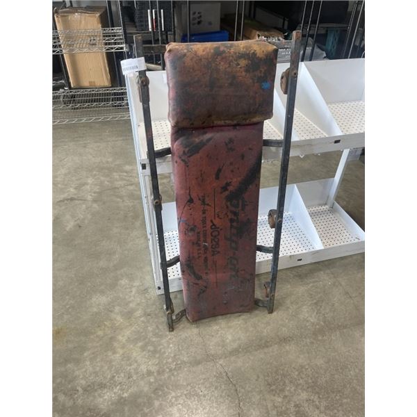 VINTAGE SNAP ON CREEPER