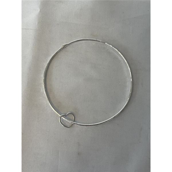 STERLING SILVER (TESTED) BANGLE W/ HEART CHARM, UNMARKED