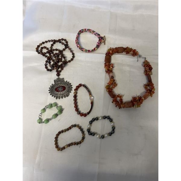 LOT OF ASSORTED JEWELRY, SEMI PRECIOUS STONE BRACELETS ETC