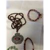 Image 4 : LOT OF ASSORTED JEWELRY, SEMI PRECIOUS STONE BRACELETS ETC