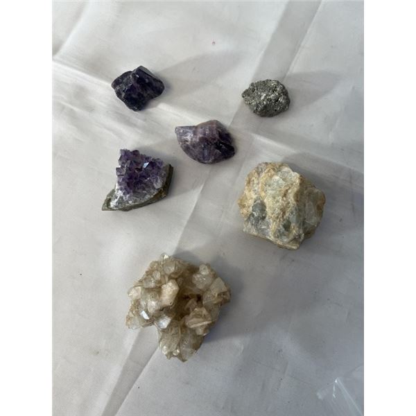 COLLECTION OF SEMI PRECIOUS STONE NATURAL ROCKS