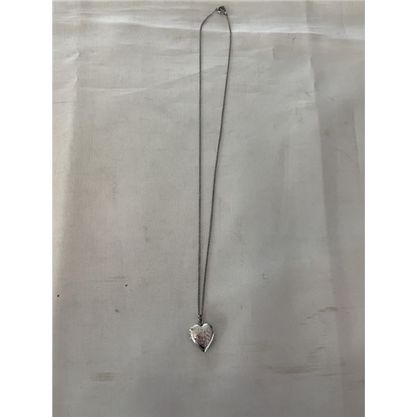 VINTAGE STERLING SILVER HEART SHAPED LOCKET PENDANT W/ CHAIN NECKLACE MARKED F STER