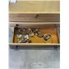 Image 4 : JEWLLERY CASE W/ CONTENTS AND CLOCK W/ DRAWER