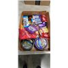 Image 1 : TRAY OF ASSORTED SNACK, COOKIES AND CHOCOLATE