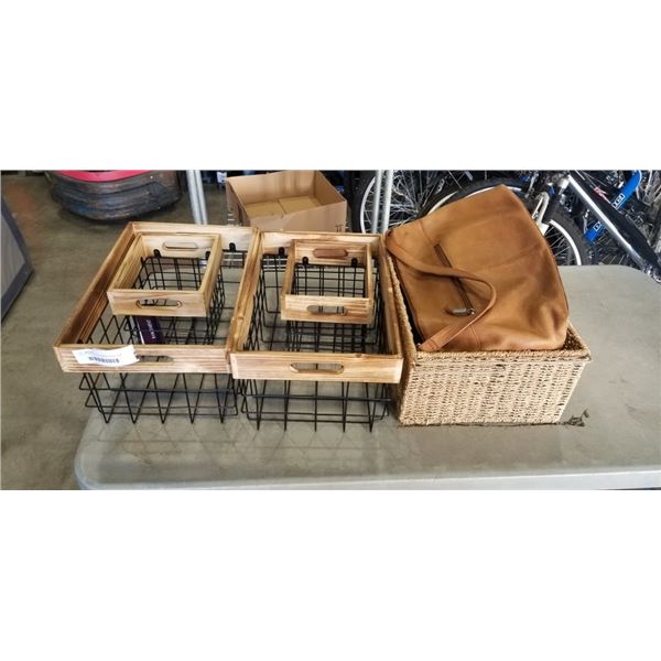 LOT OF BASKETS, 3 COSMETIC BAGS, AND LADIES PURSE
