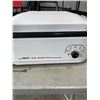 Image 5 : WINE COOLER AND ELECTRIC ROASTING PAN