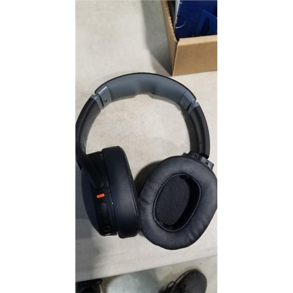 SKULLCANDY CRUSHER EVO OVER-EAR SOUND ISOLATING BLUETOOTH HEADPHONES - TESTED WORKING, RETAIL $199