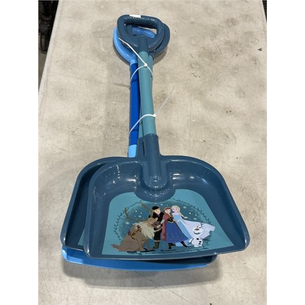 3 NEW PLASTIC SHOVELS