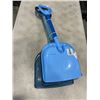 Image 2 : 3 NEW PLASTIC SHOVELS
