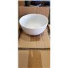 Image 2 : 6 NEW WHITE PORCELAIN SOUP BOWLS