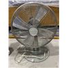Image 3 : 2 TABLE TOP FANS