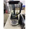 Image 3 : NINJA BLENDER AND BLACK AND DECKER TOASTER