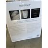 Image 2 : INSIGNIA 10 SHEET CROSSCUT SHREDDER WORKING