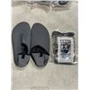 Image 2 : LOT OF VARIOUS WATER SHOES AND WET BAGS