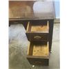 Image 3 : ANTIQUE VANITY DRESSER WITH MIRROR