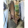Image 4 : ANTIQUE VANITY DRESSER WITH MIRROR