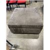 Image 2 : LARGE STORAGE OTTOMAN 36 X 36