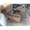 Image 4 : BROWN FABRIC RECLINER