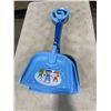 Image 1 : 3 NEW PLASTIC SHOVELS