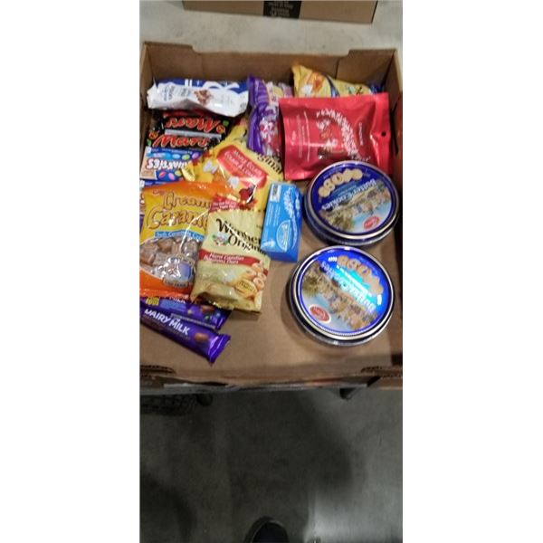 TRAY OF ASSORTED SNACK, COOKIES AND CHOCOLATE