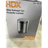 Image 3 : 2 HDX STEP GARBAGE CANS