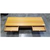 Image 2 : 2 DRAWER MAPLE FINISH COFFEE TABLE