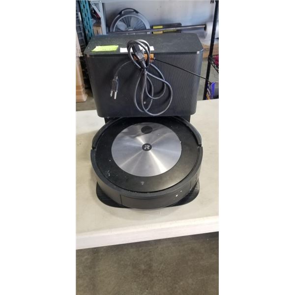 IROBOT ROOMBA J7 PLUS WI-FI CONNECTED SELF-EMPTY ROBOT VACUUM WORKING