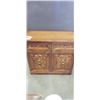 Image 1 : 2 DOOR HALL CABINET