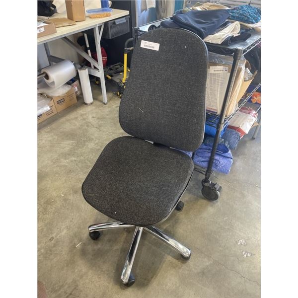 GREY FABRIC OFFICE CHAIR