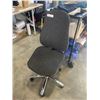 Image 1 : GREY FABRIC OFFICE CHAIR
