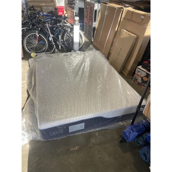 AS NEW QUEEN SIZE OCTAVE VISTA MATTRESS
