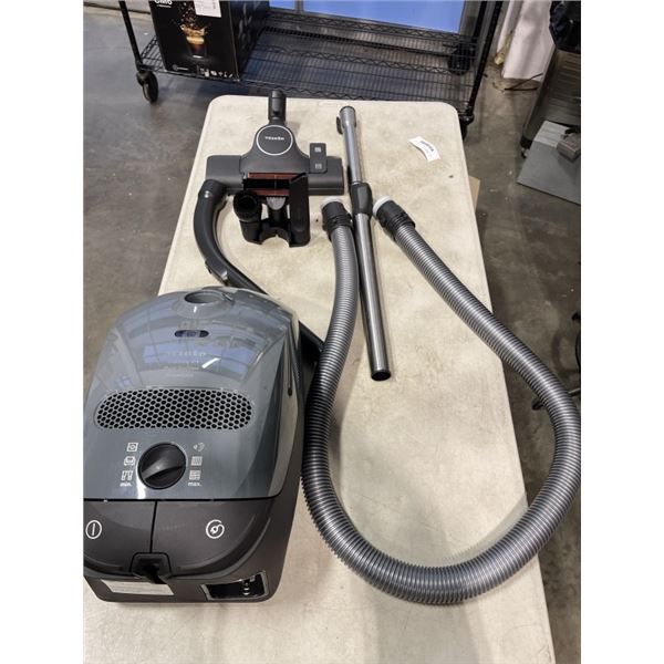 AS NEW MIELE CLASSIC C1 PURE SUCTION CANISTER VACUUM RETAIL $549 COMPLETE