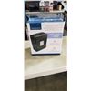 Image 1 : INSIGNIA 6 SHEET CROSSCUT SHREDDER WORKING