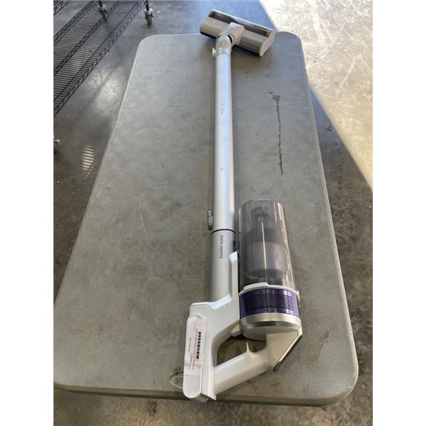 SAMSUNG JET 70 PET CORDLESS VACUUM WORKING WITH CHARGING STAND