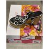 Image 4 : 8 NEW PAIRS ASSORTED SIZE LADIES SHOES